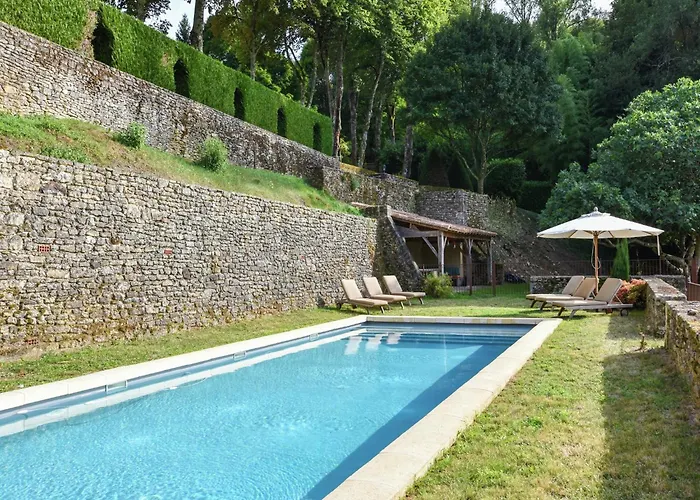 Retreat Near Siorac-en-perigord * Saint-Germain-de-Belvès